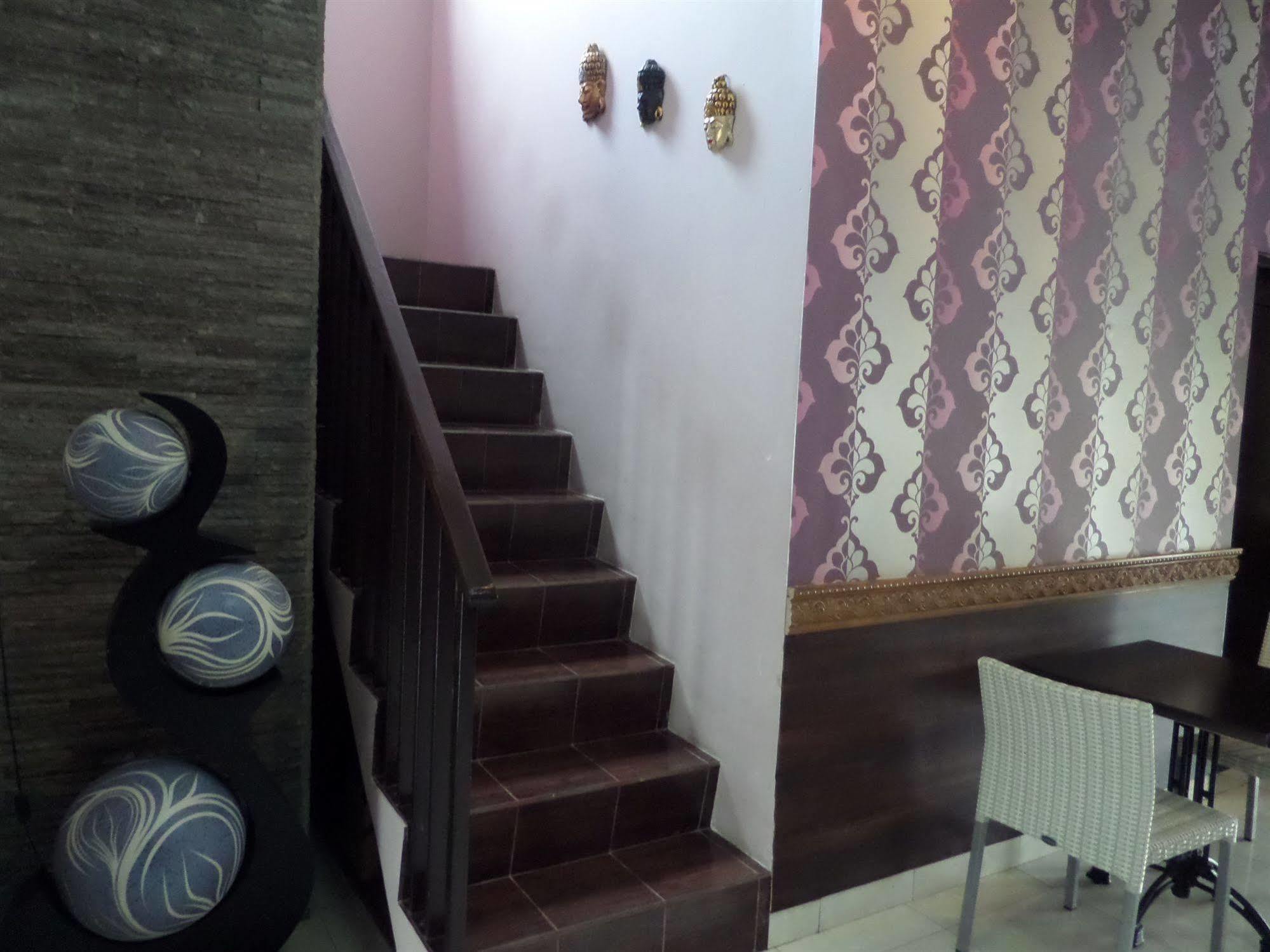 Griya Nendra Hotel Melati Exterior photo
